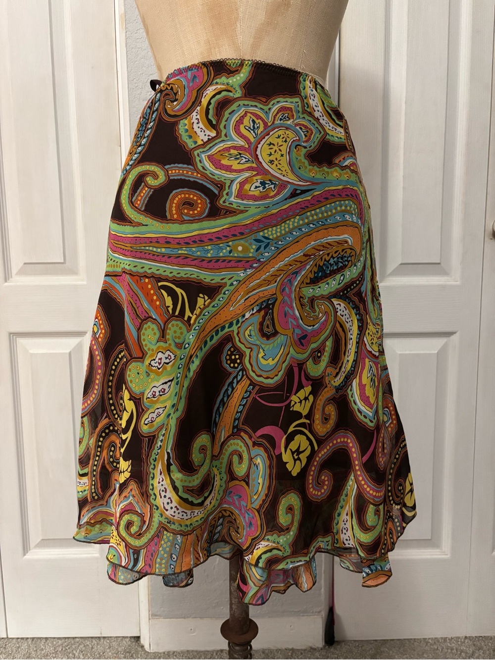 Vintage Y2K Polyester Colorful Paisley Flouncy Skirt Size 8